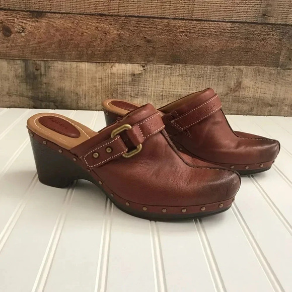 Fossil Leather Clogs  - Picture 2 of 8